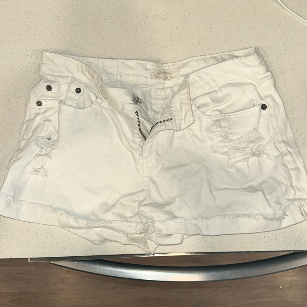 jean shorts size 27
white 
wild pearl